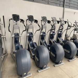 aparatos para gimnasio Eliptica Precor p30
