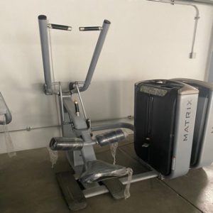 aparatos para gimnasio Lat Pull Down Matrix g7